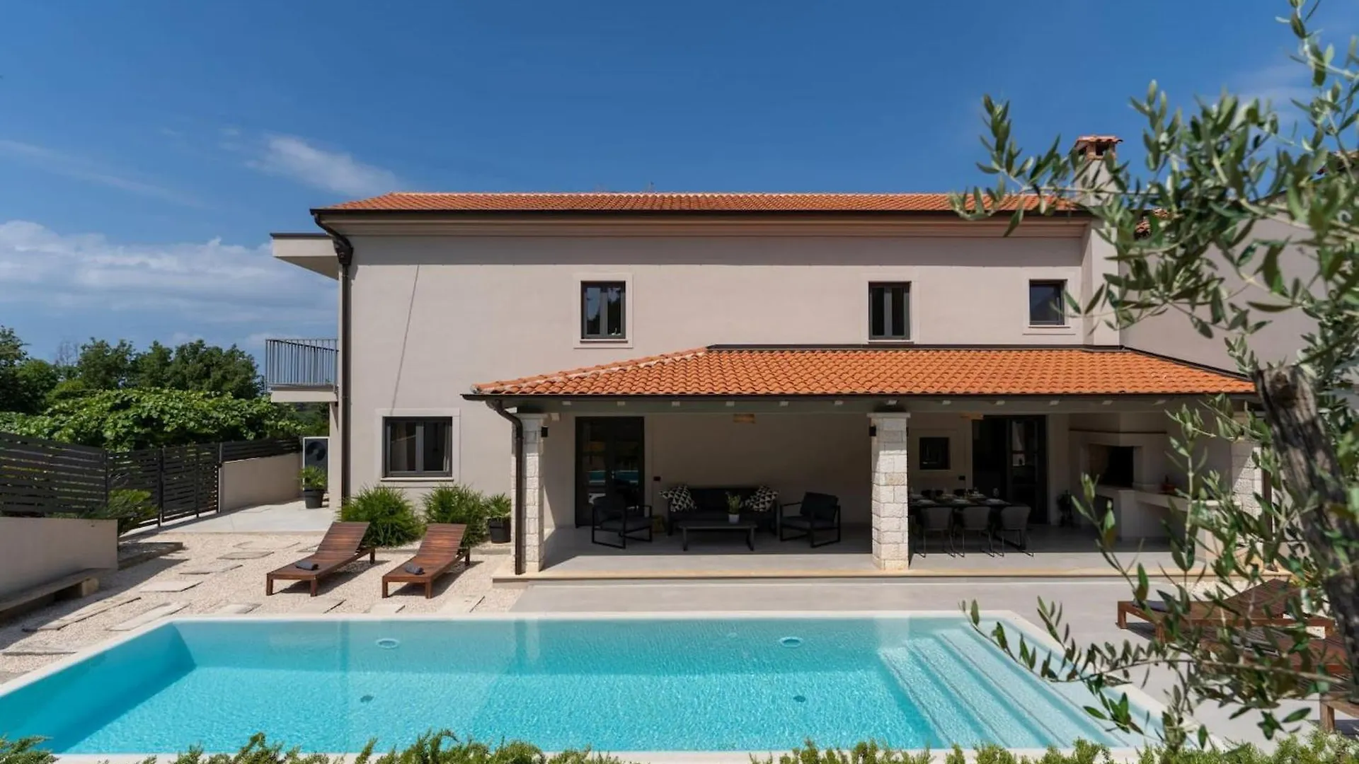 Modern Villa Molindrio With Pool In Porec